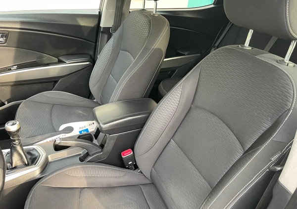 SsangYong Tivoli cena 37900 przebieg: 103000, rok produkcji 2015 z Lubaczów małe 277